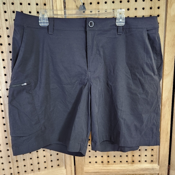 Under Armour Fish Hunter Cargo Shorts Men's 40 Black Stretch Nylon‎ 4 Pocket - Picture 1 of 9